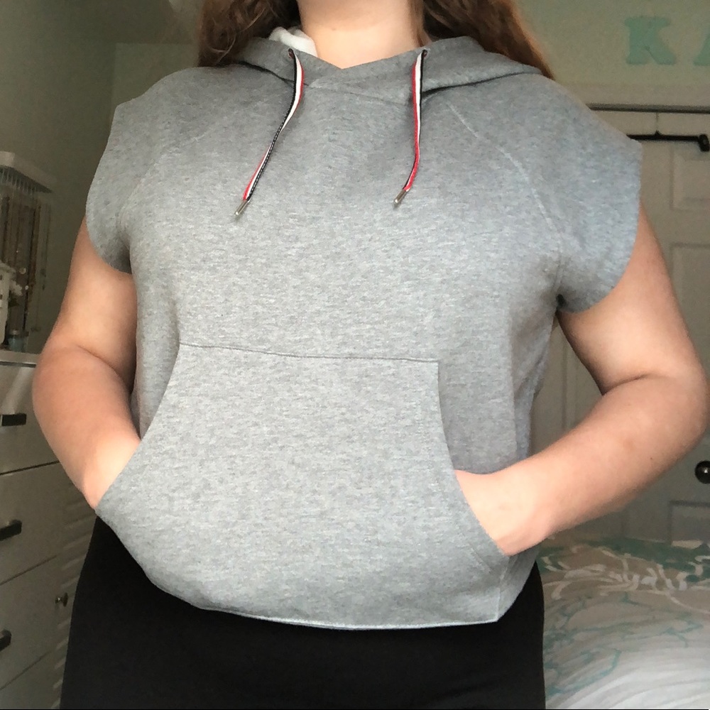 Cropped Sleeveless Hoodie